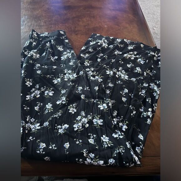 Lulu's Floral Flare Viscose Flowy Pants Floral Black/Blue Size Small - Picture 3 of 12